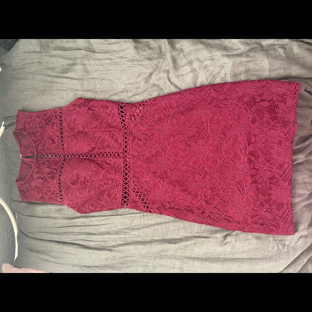 burgundy bodycon dress with glitter and cutouts!